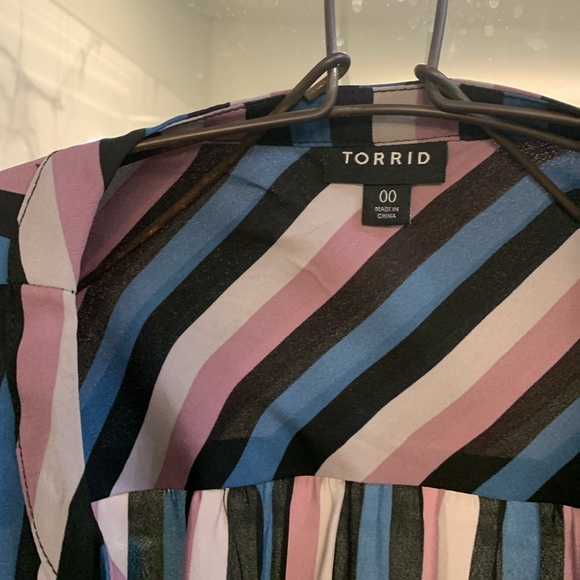 Torrid Size 00 “chiffon” striped Blouse - Picture 2 of 4